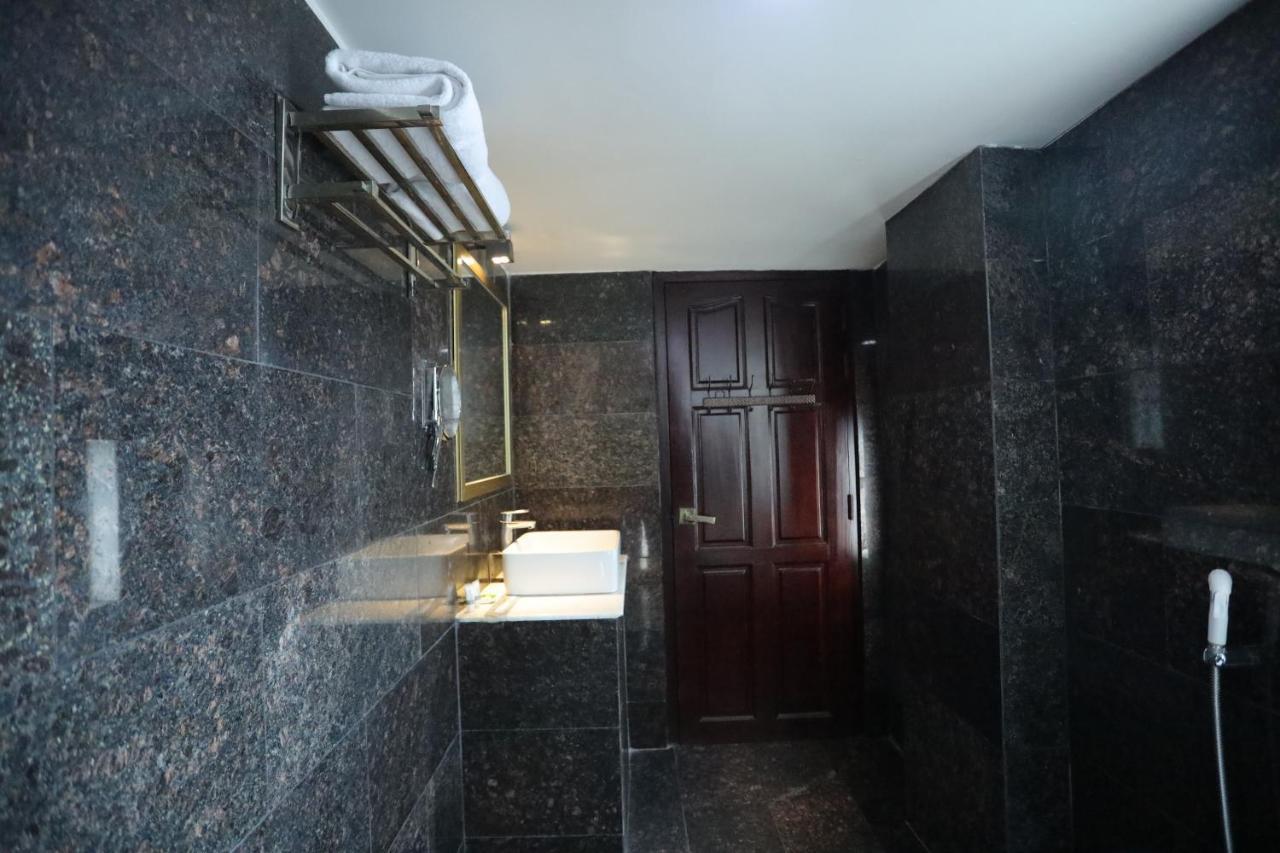 The Elite Residence Dhaka Esterno foto